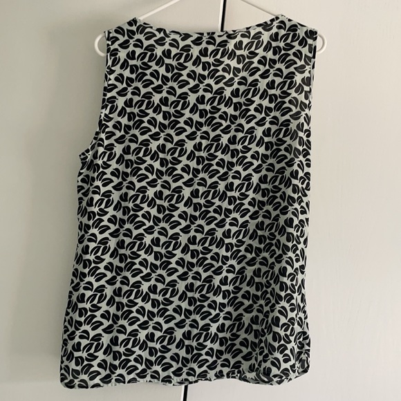 Ann Taylor LOFT Leaf Print Business Top - Picture 4 of 7